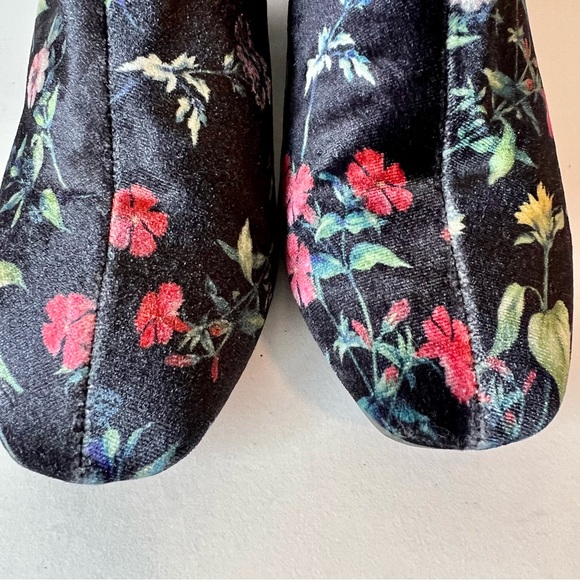 BETSEY JOHNSON Velvet Floral Talia Ankle Booties—SZ. 7 - Picture 3 of 11